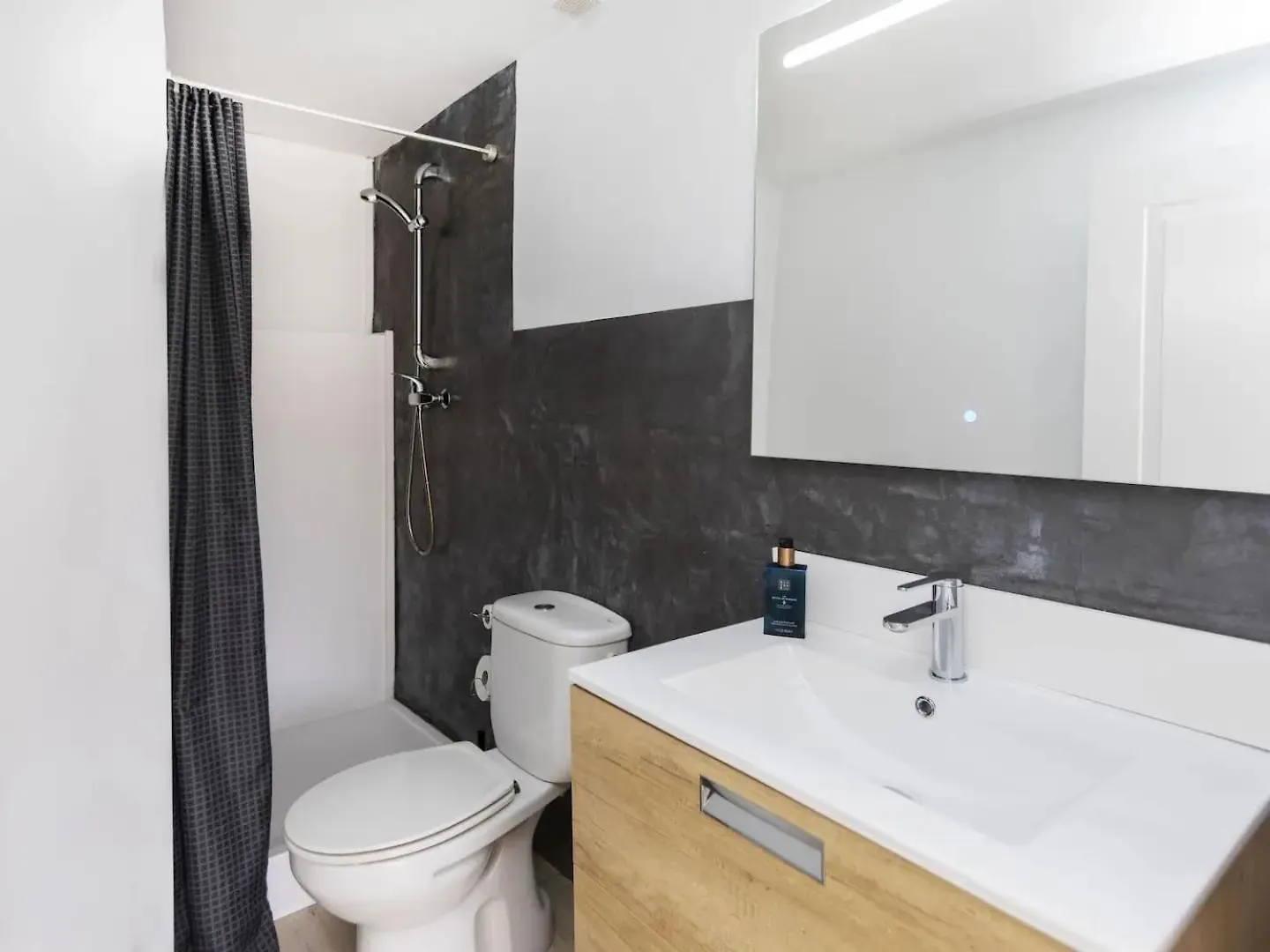 Сasa de vacaciones Casa Canyet Con Piscina A Un Paso De Barcelona Y La Playa Badalona España